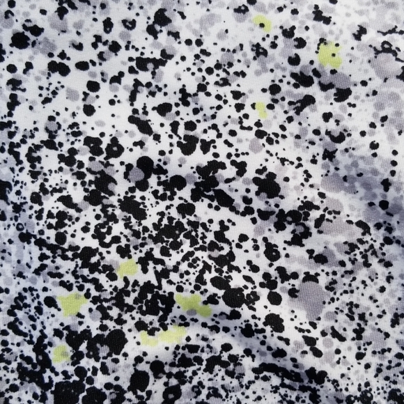 Xersion Mid-Rise Performance Capris NWT - Picture 8 of 8